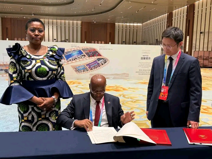 Angola e China Fortalecem Cooperação com Acordos em Saúde e Economia