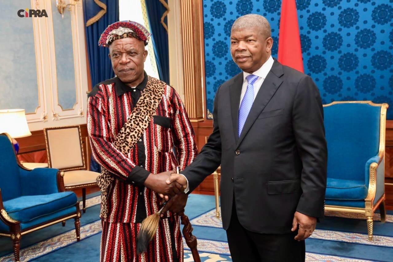 Presidente João Lourenço durante audiências no Palácio Presidencial com líderes tradicionais e religiosos angolanos para discutir desenvolvimento nacional