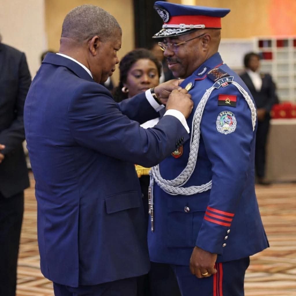 PR decreta condecorações a 200 agentes da Polícia Nacional e 10 cães-polícia