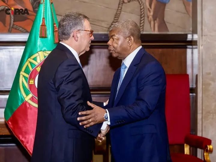 Presidente João Lourenço assiste à tomada de posse do novo Chefe de Estado português