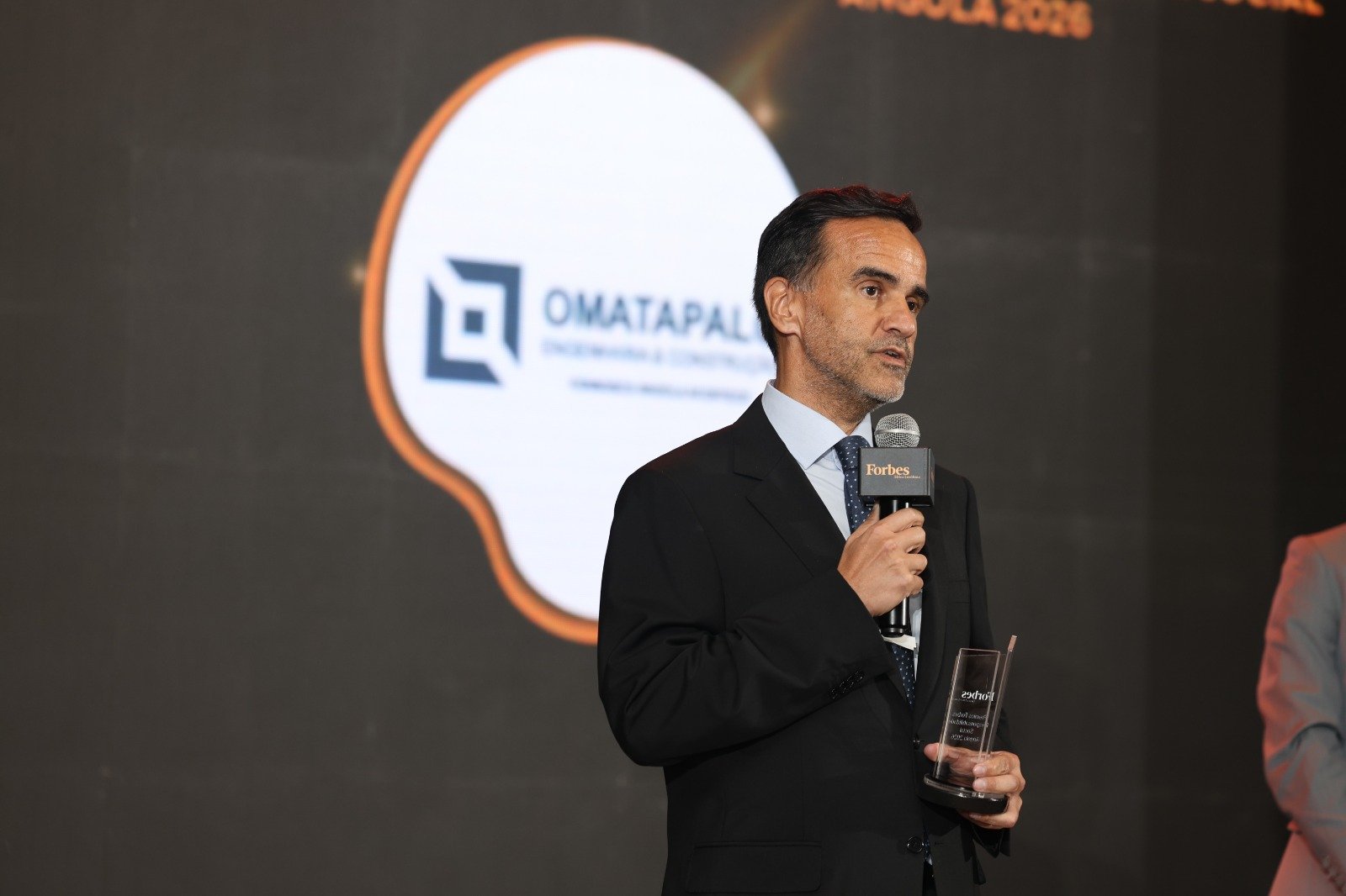 Forbes Angola premia Omatapalo por projecto “Sorrisos que Alimentam”