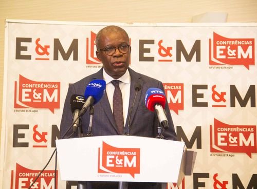 Governador do BNA abre IV Angola Banking Conference e destaca avanços nos pagamentos electrónicos e open banking