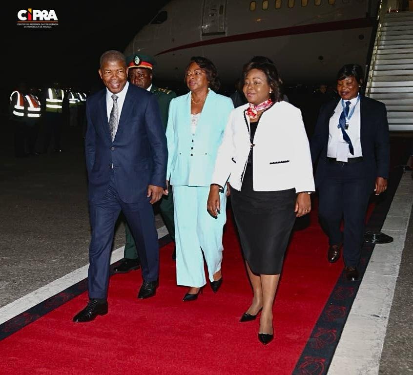 Presidente João Lourenço regressa a Luanda após visita de Estado à Argélia