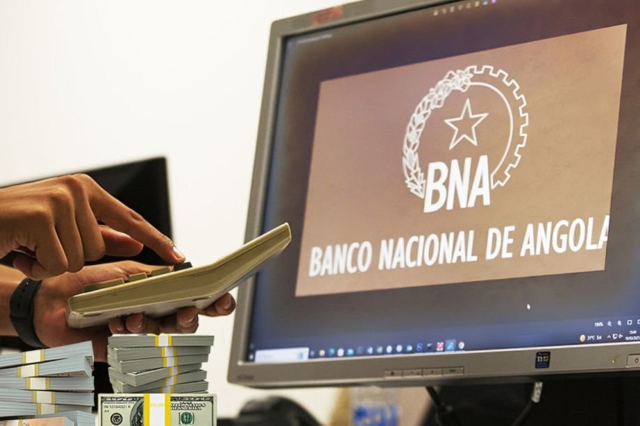 BNA proíbe operações da Money Card e Makanda Transfer por falta de licença