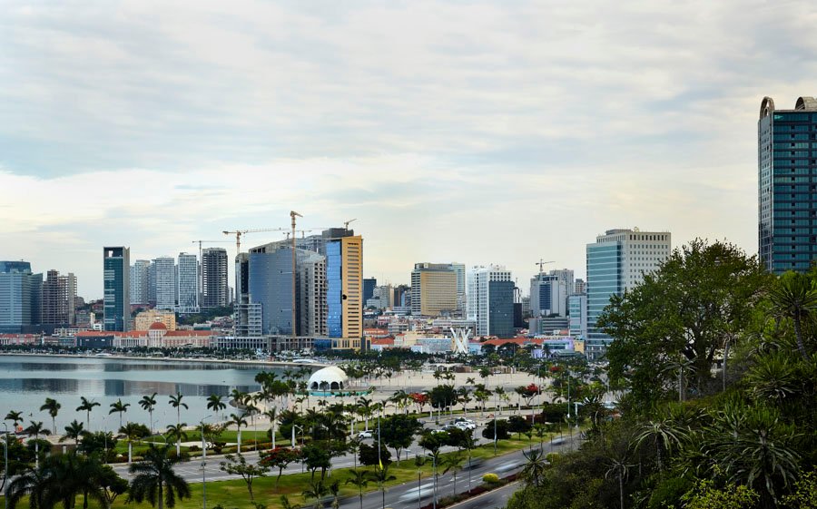 Por que o Aviso 09 do BNA falhou? O retrato da crise imobiliária na FINI 2026