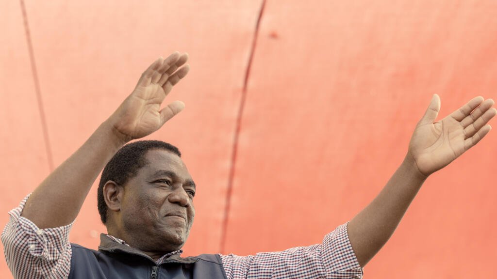 João Lourenço felicita Hichilema pela reeleição e promete aprofundar cooperação com Lusaka